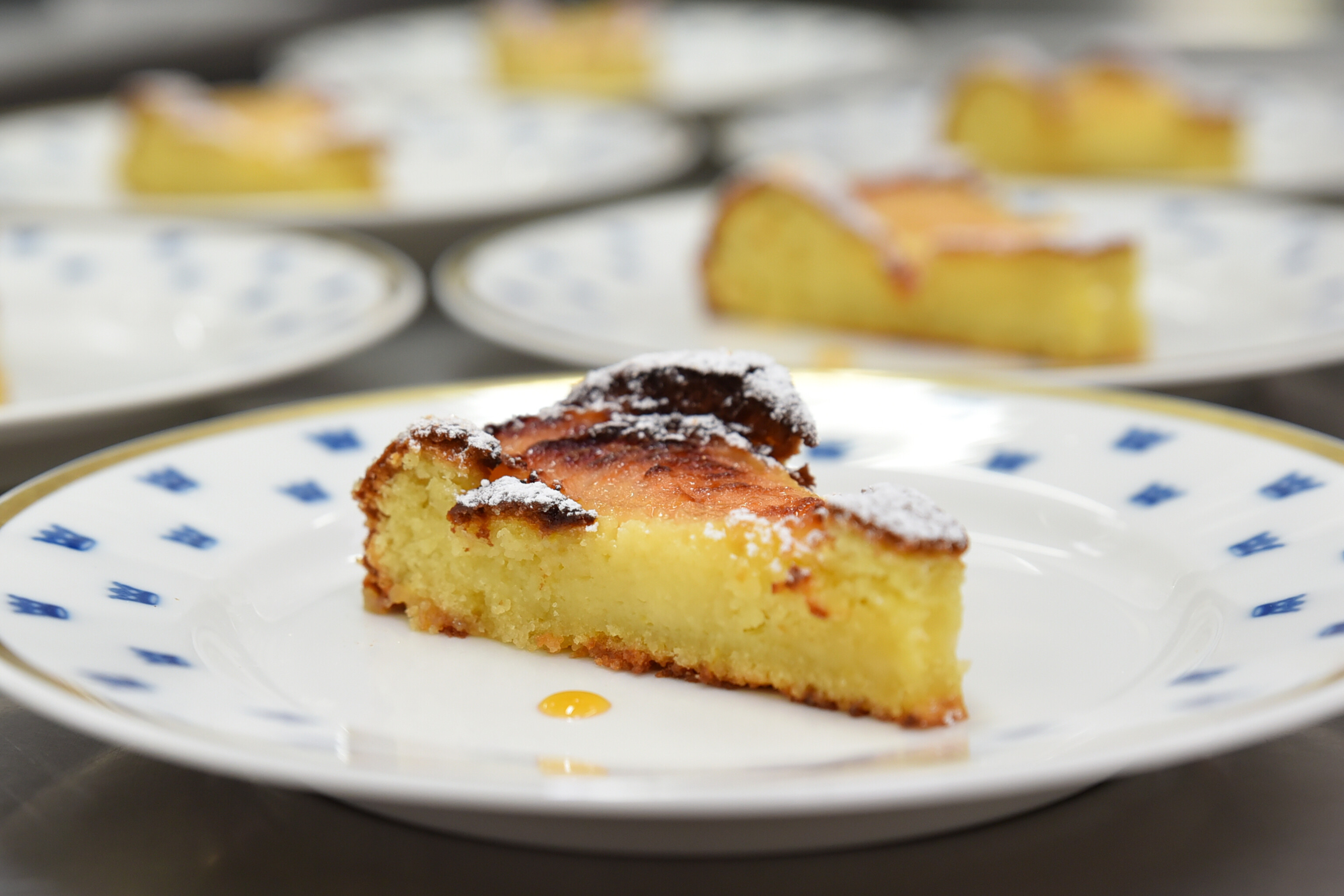 Gâteau à la pâte d’amandes et aux poires