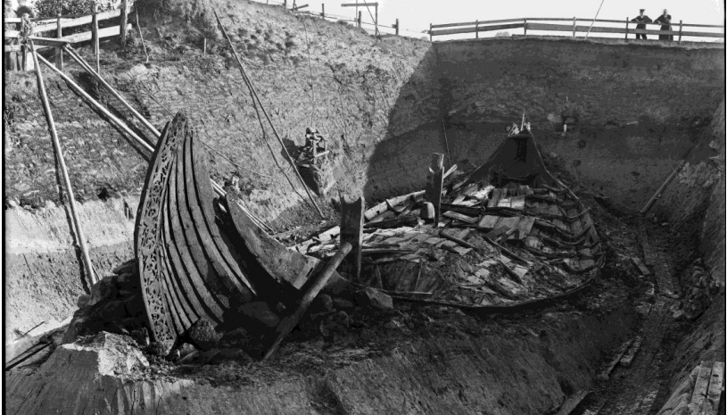 Fouille archéologique du tumulus d’Oseberg, près de Tønsberg  (100 km au sud-ouest d’Oslo) 1904.