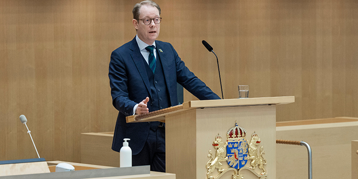 Billström speaking in the Riksdag