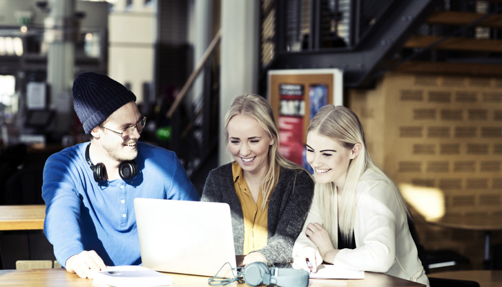 Svenska studenter