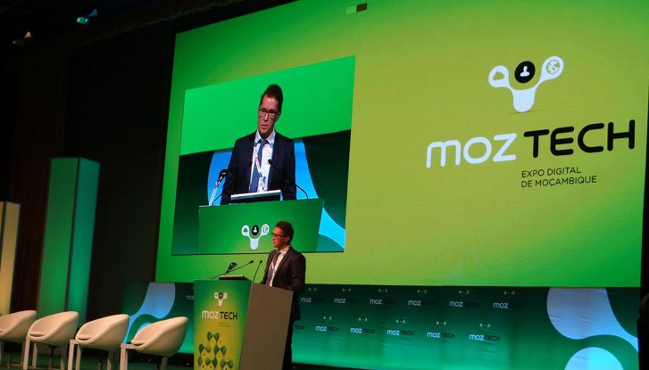 Minister Counsellor Stefan Falk holding a speech at Moztech