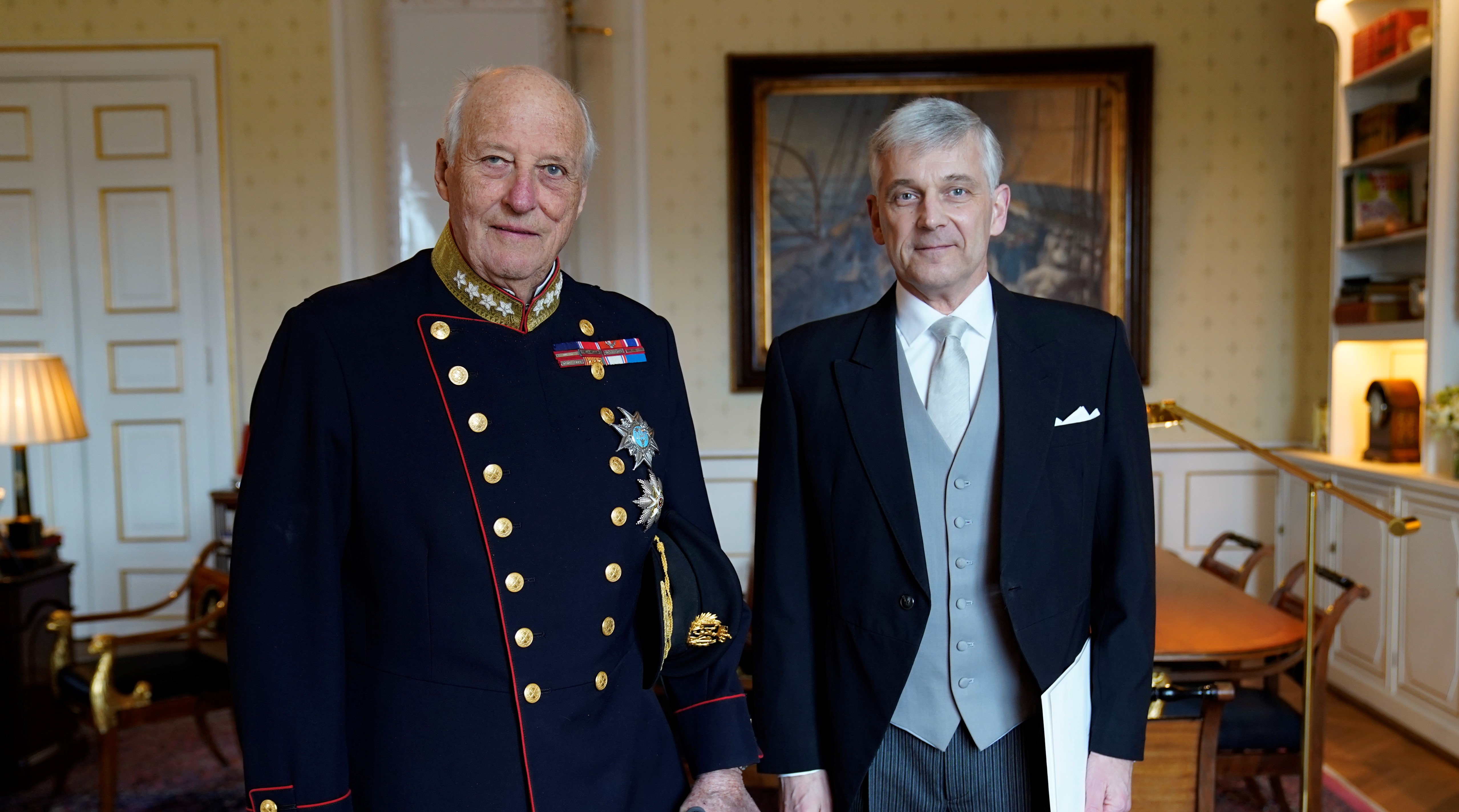 H.M. Kung Harald av Norge med ambassadör Mikael Eriksson